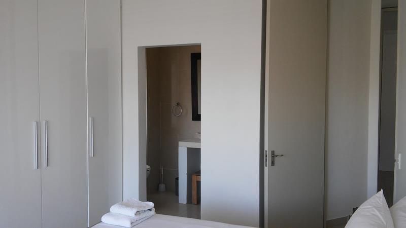 To Let 2 Bedroom Property for Rent in Sea Point Western Cape